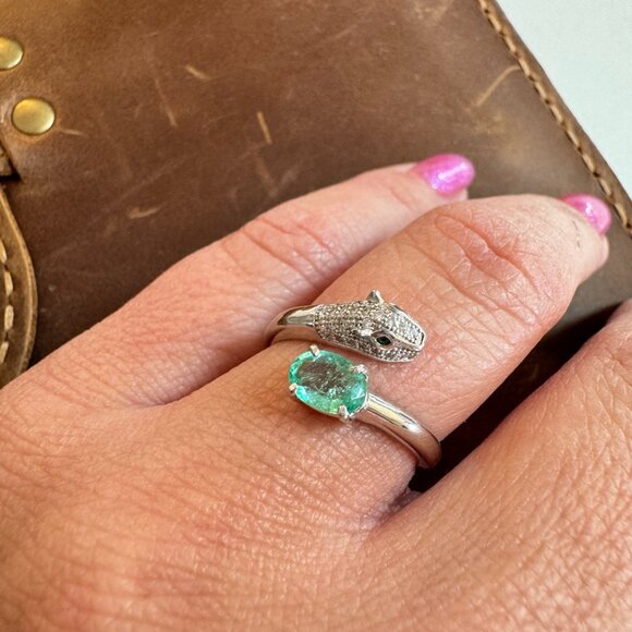 Emerald Panther Head Ring in Sterling Silver - Picture 9 of 9